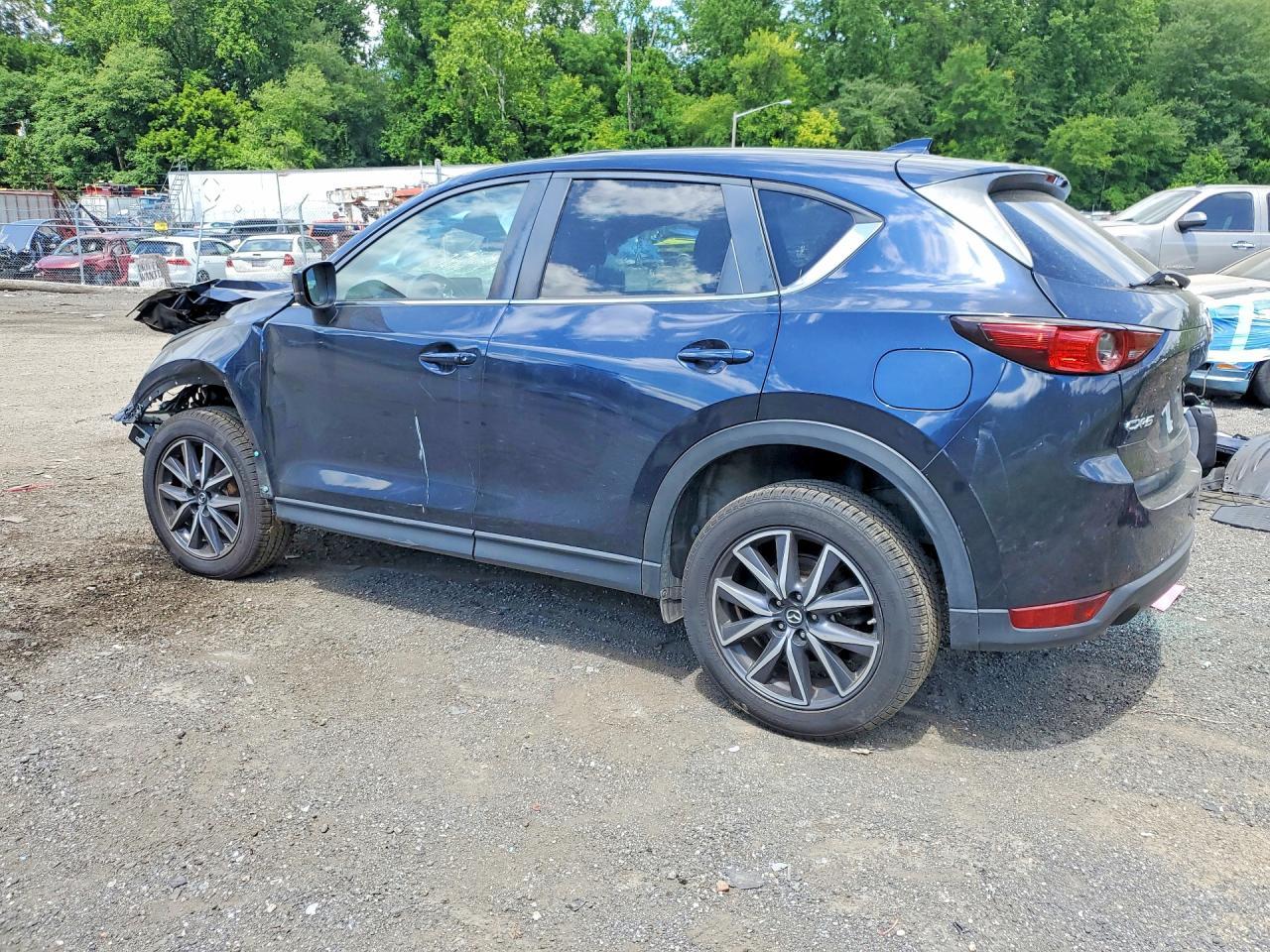2018 Mazda Cx-5 Touring - Image 2