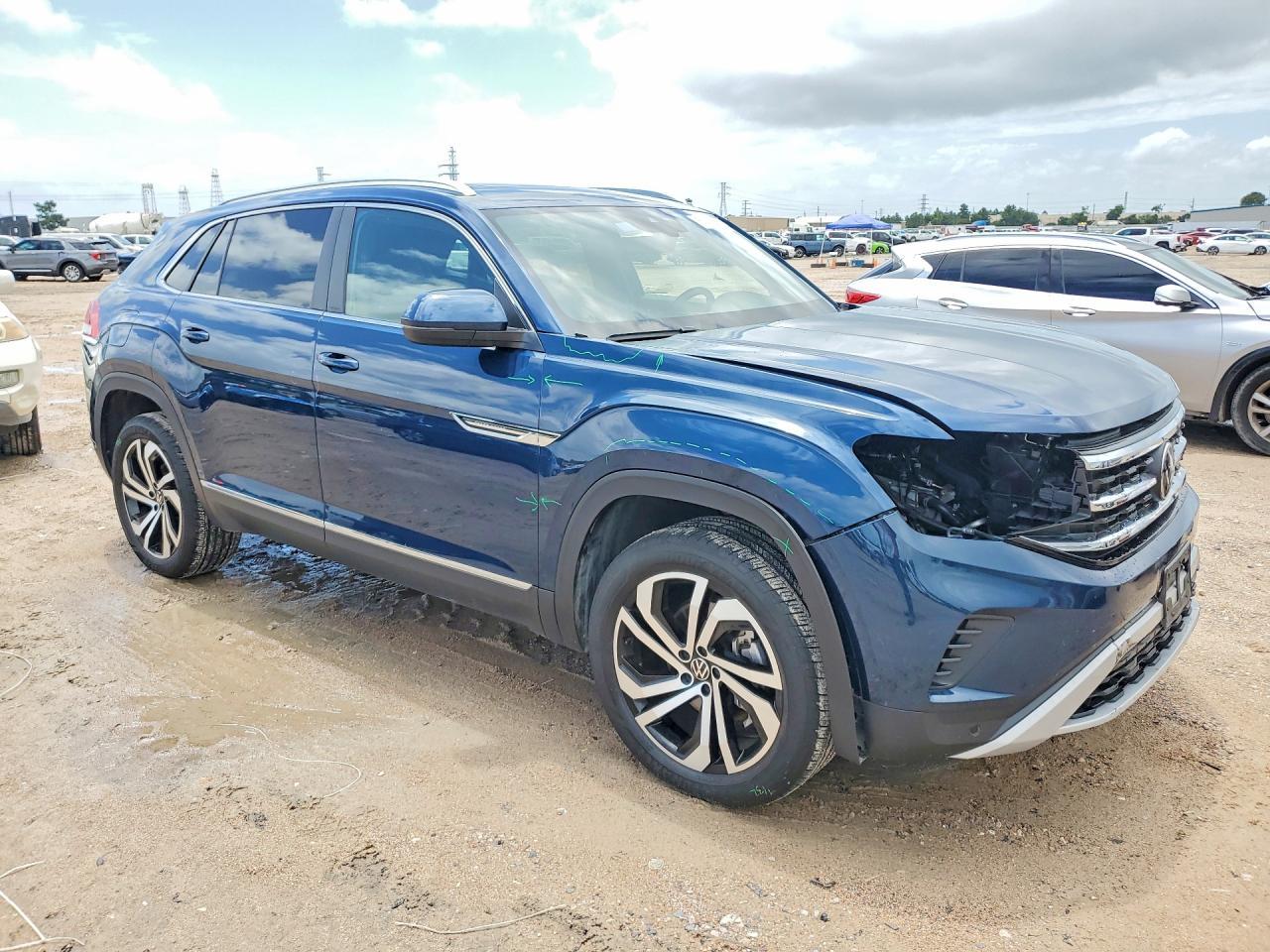 2023 Volkswagen Atlas Cross Sport Sel - Image 4