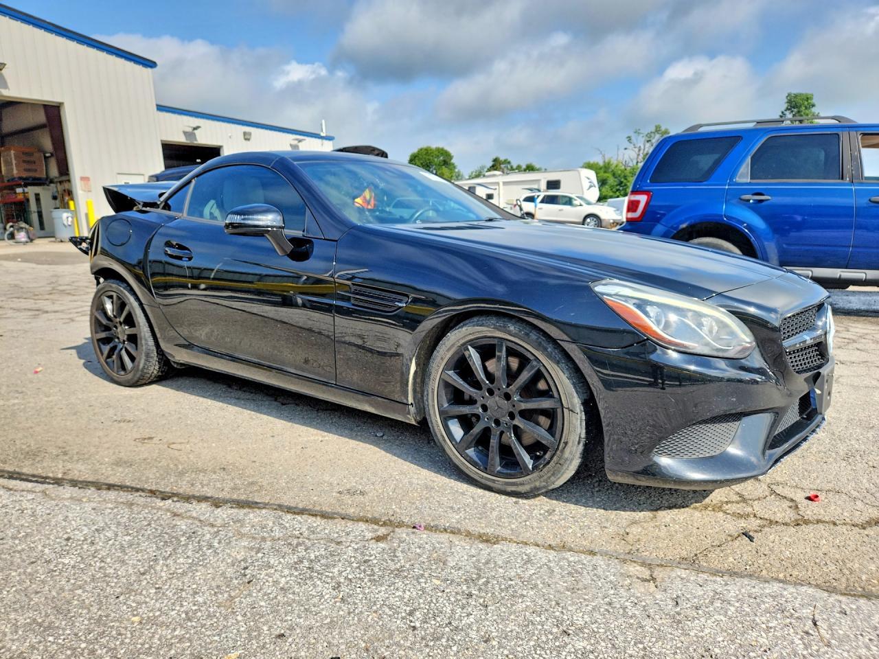 2017 Mercedes-Benz Slc 300 - Image 4