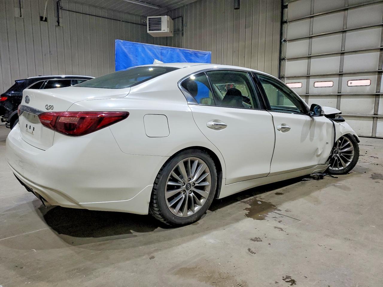 2018 Infiniti Q50 3.0T Luxe - Image 3