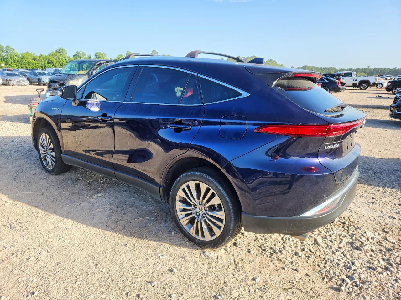 2021 Toyota Venza Xle - Image 2