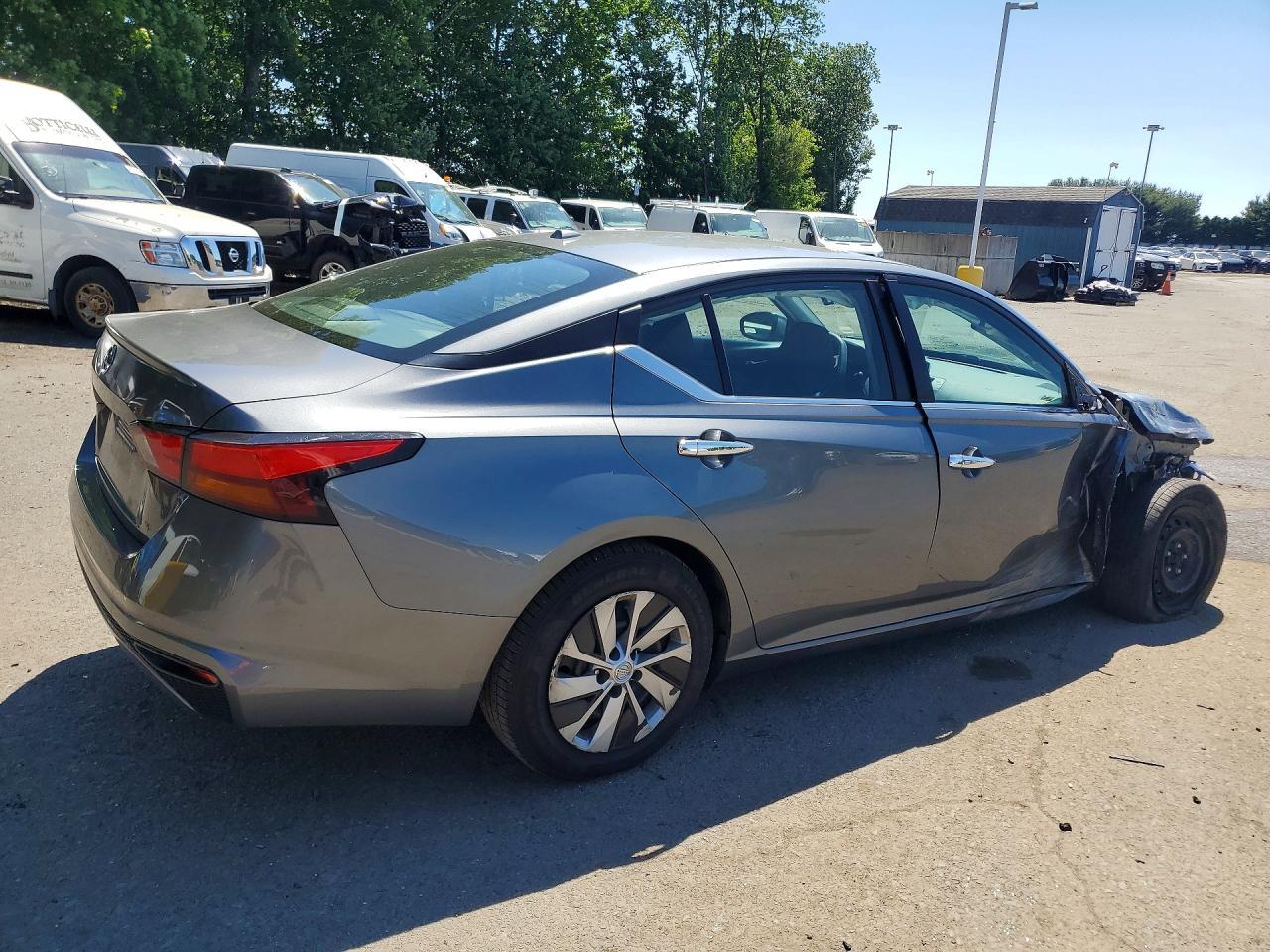 2020 Nissan Altima S - Фото 3