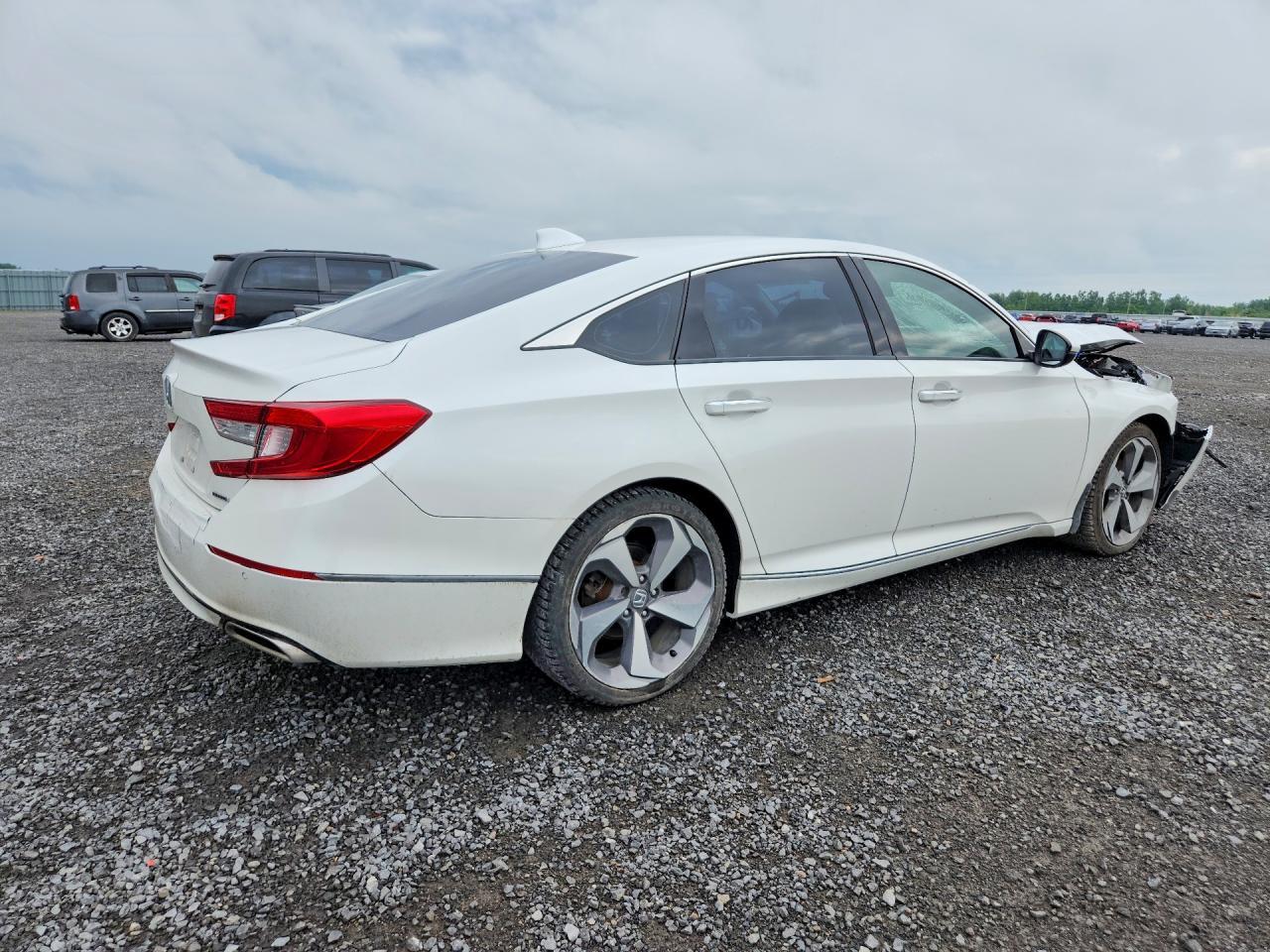 2019 Honda Accord Touring - Image 3