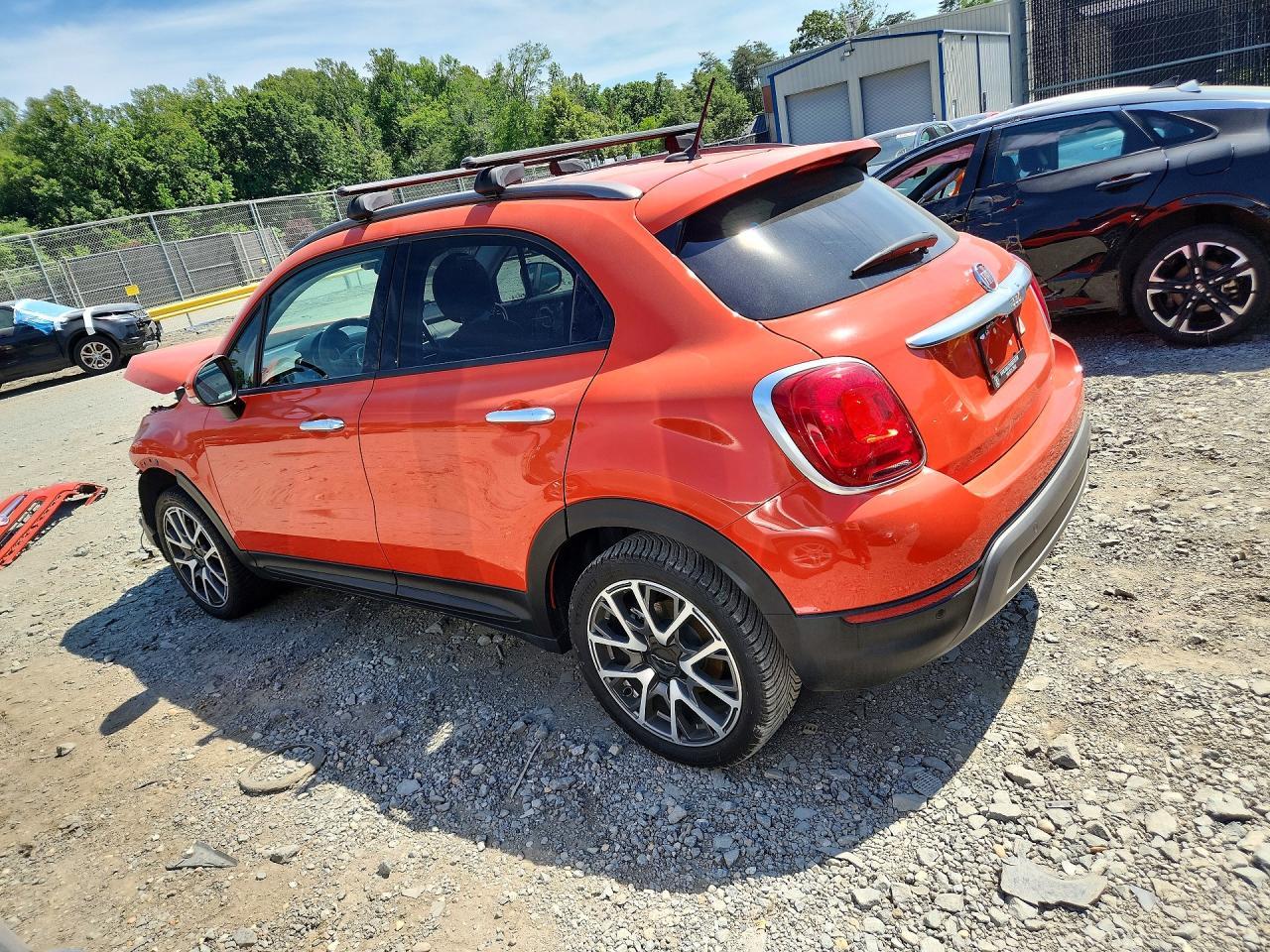2017 Fiat 500X - Image 2