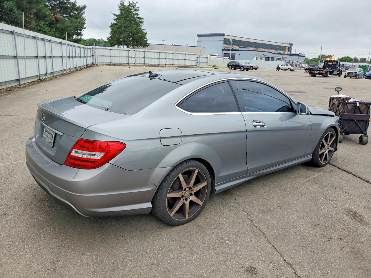 2015 Mercedes-Benz C 250 - Image 3