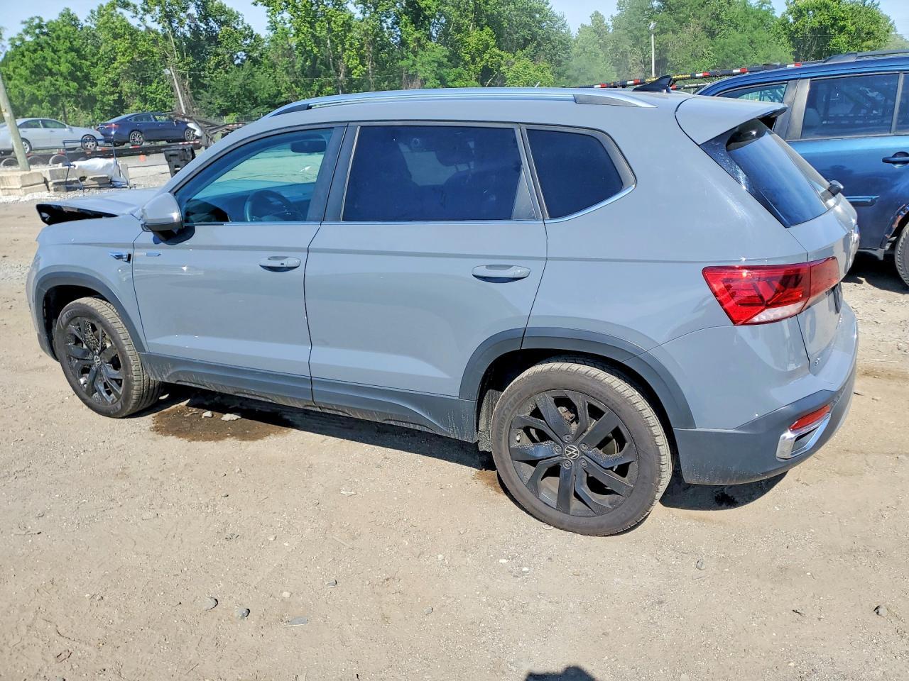 2023 Volkswagen Taos Se - Фото 2