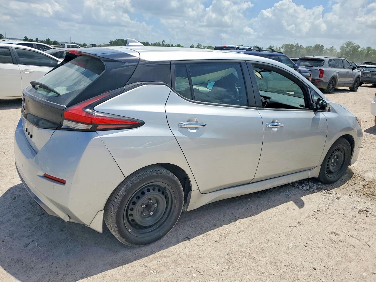 2025 Nissan Leaf S - Фото 3