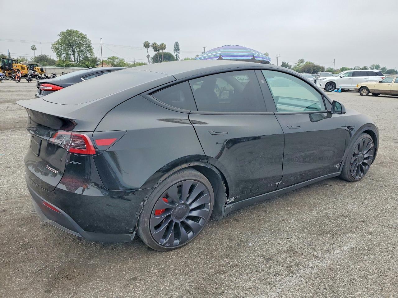 2024 Tesla Model Y - Фото 3