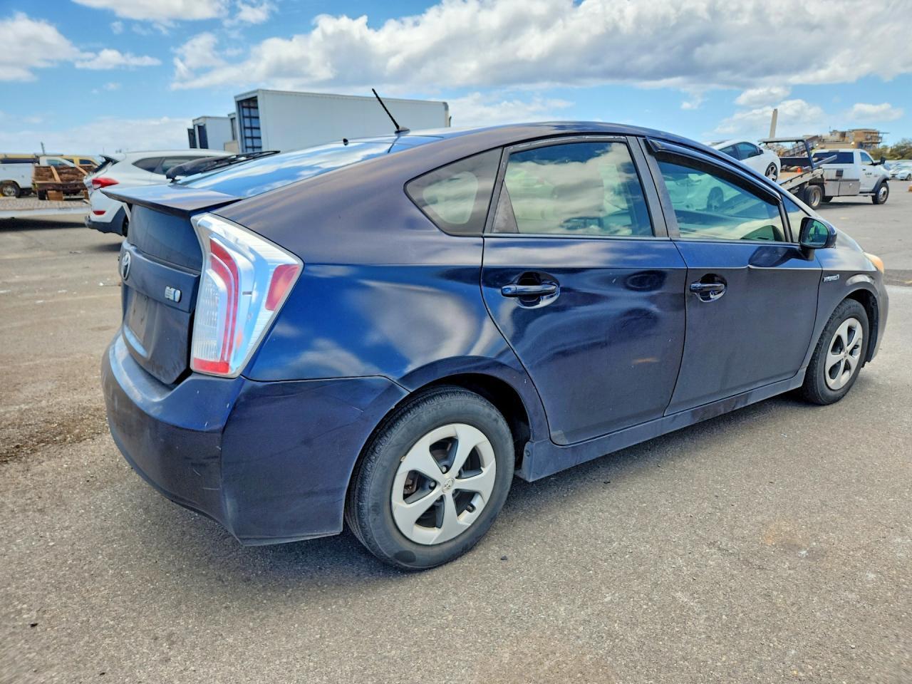 2012 Toyota Prius Two - Фото 3