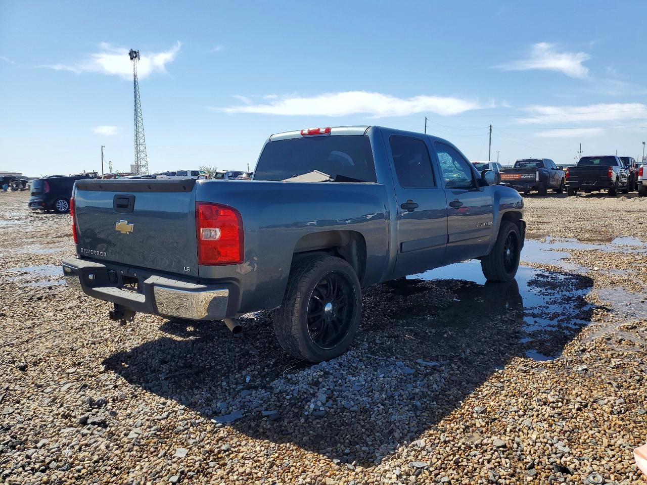 2008 Chevrolet Silverado C1500 - Image 3