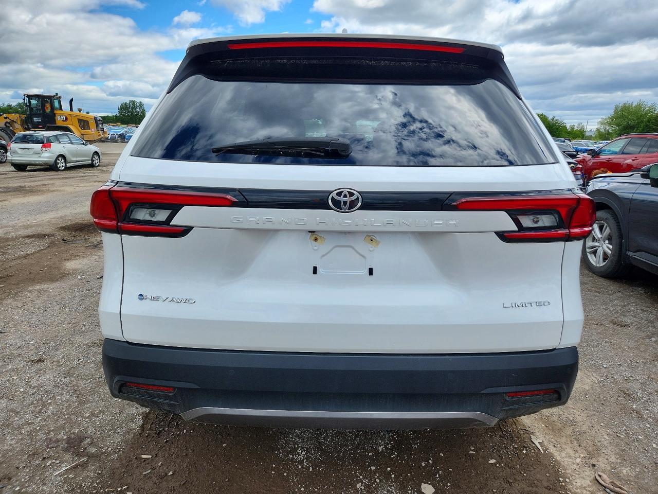 2026 Toyota Grand Highlander Hybrid Le - Image 6