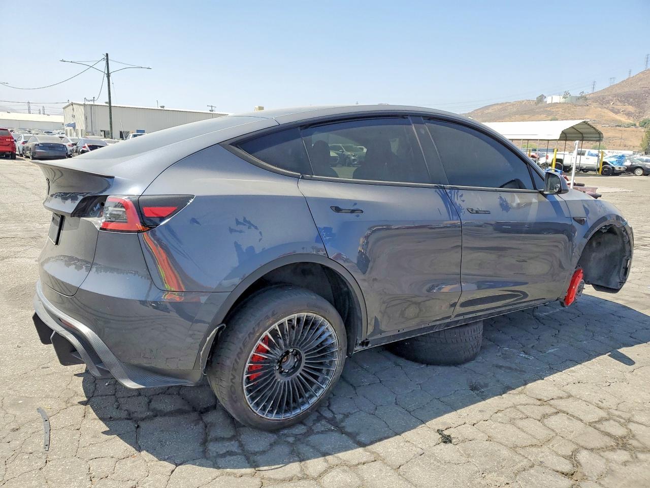 2023 Tesla Model Y - Фото 3