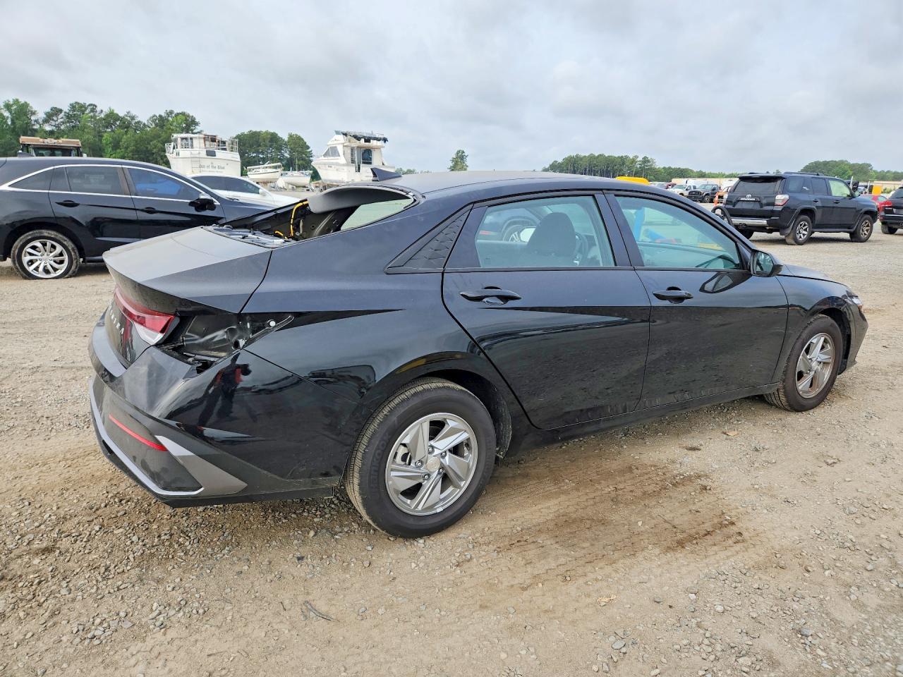 2026 Hyundai Elantra Se - Image 3