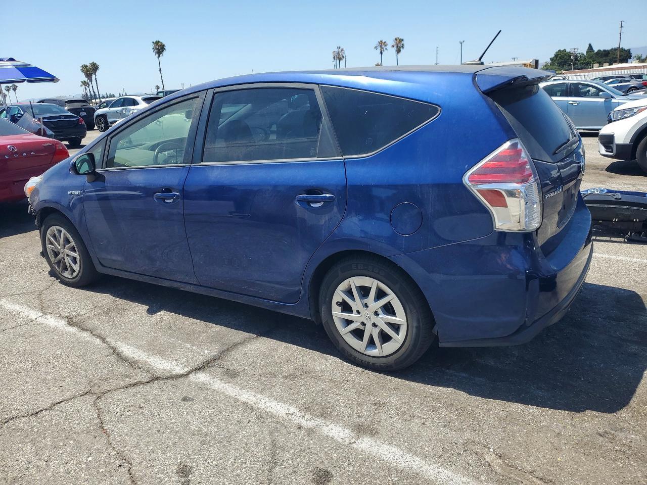 2017 Toyota Prius V Four - Image 2