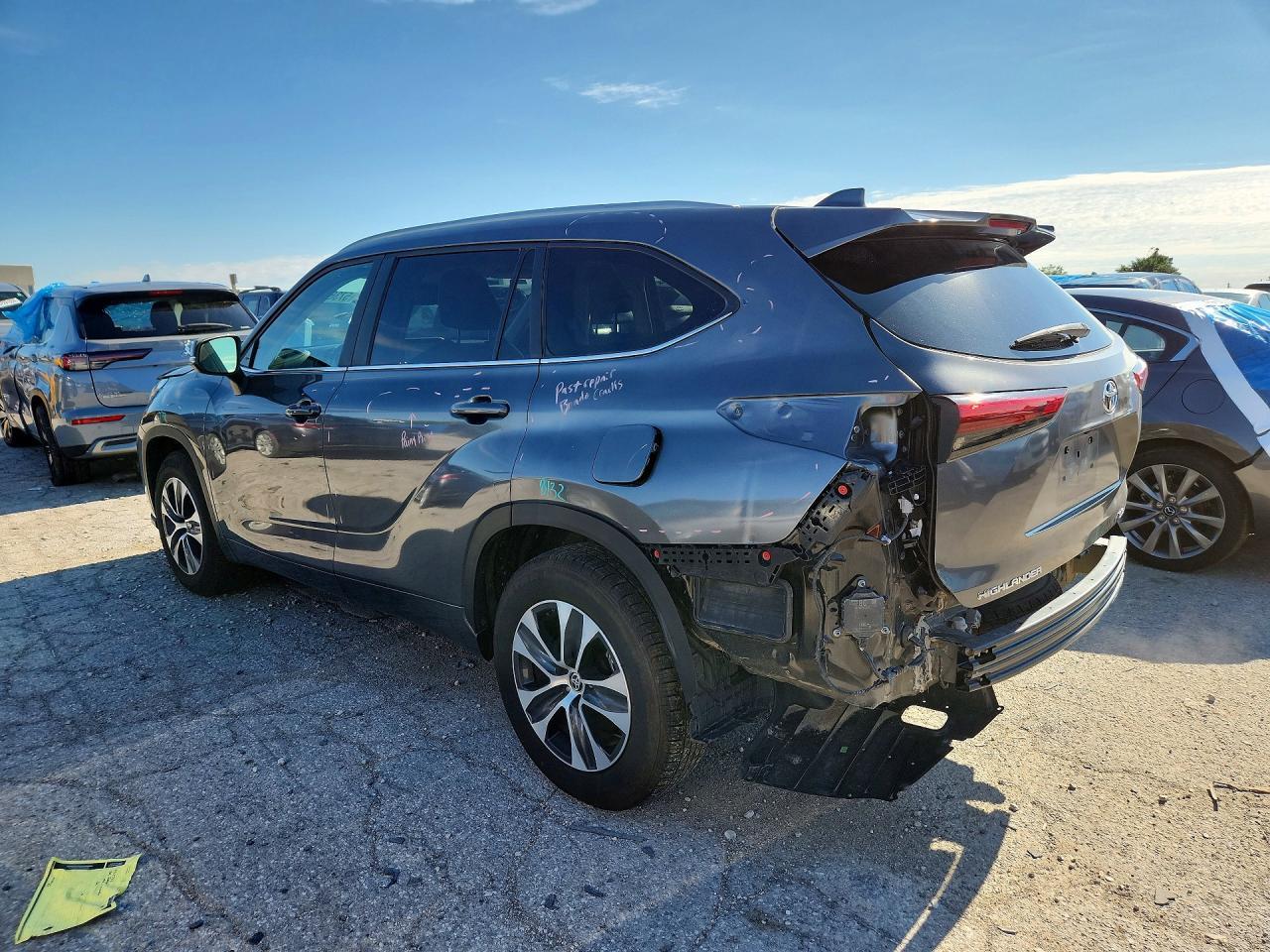 2023 Toyota Highlander Xle - Image 2