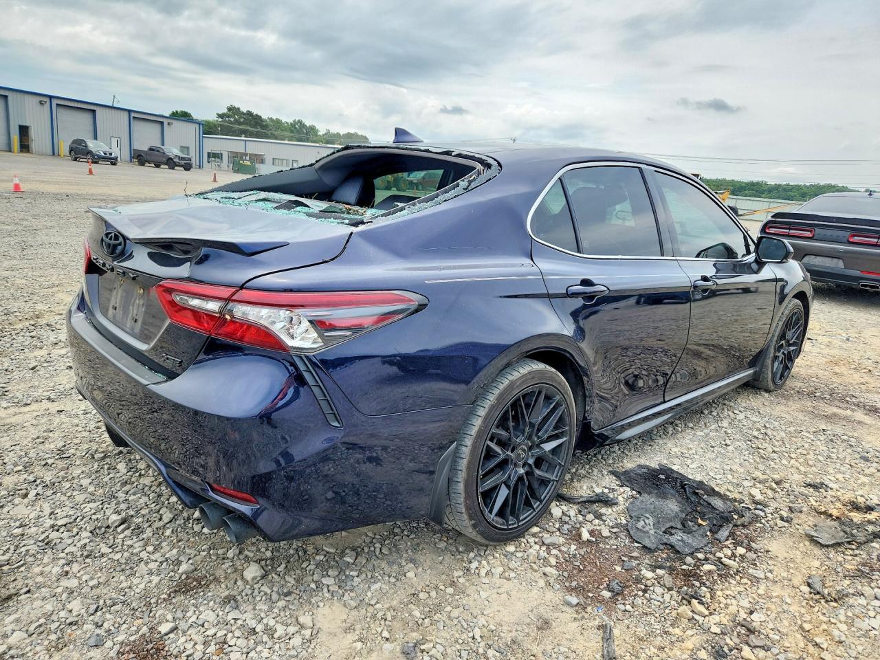 2022 Toyota Camry Xse - Image 3