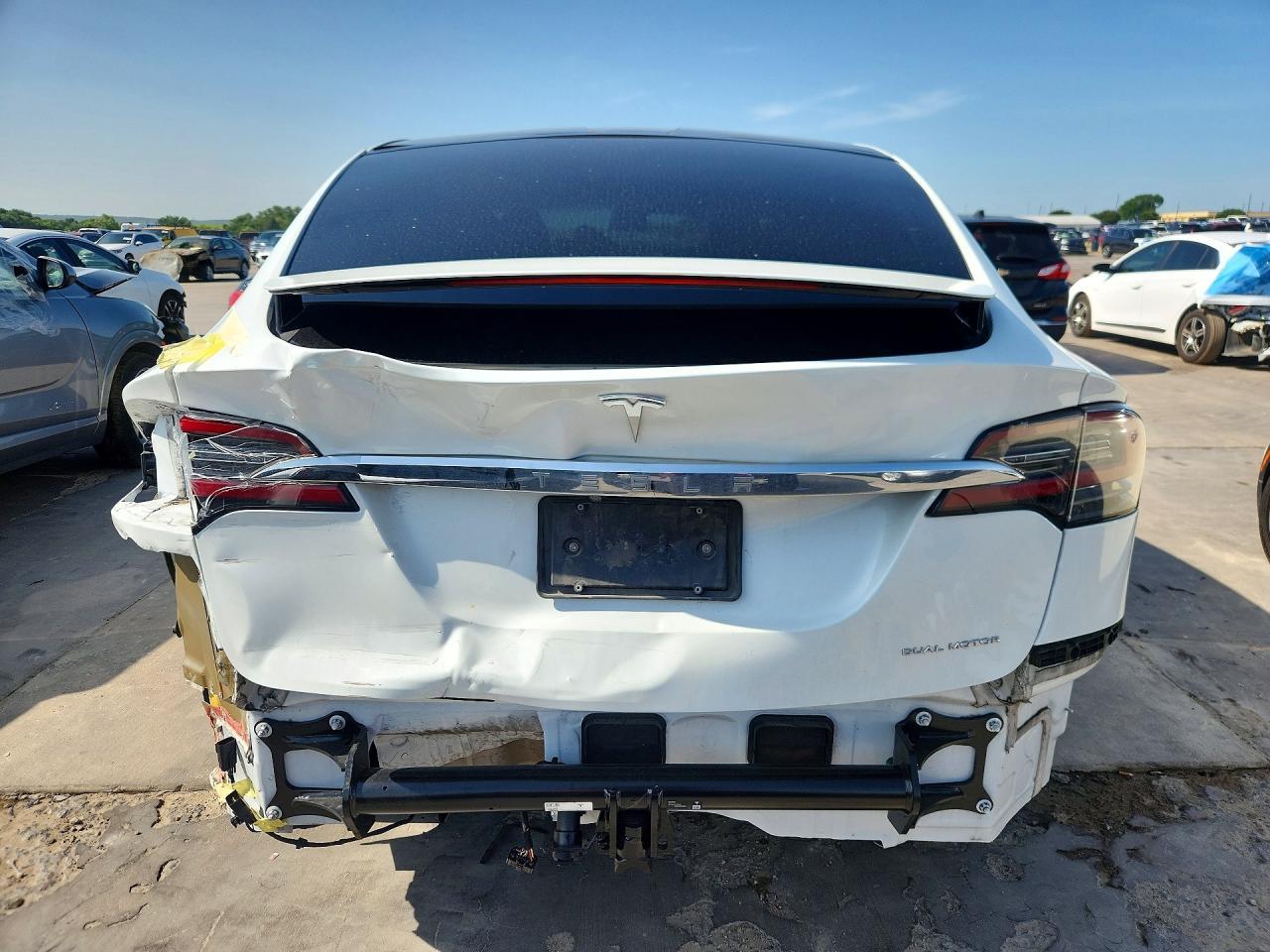 2020 Tesla Model X - Фото 6