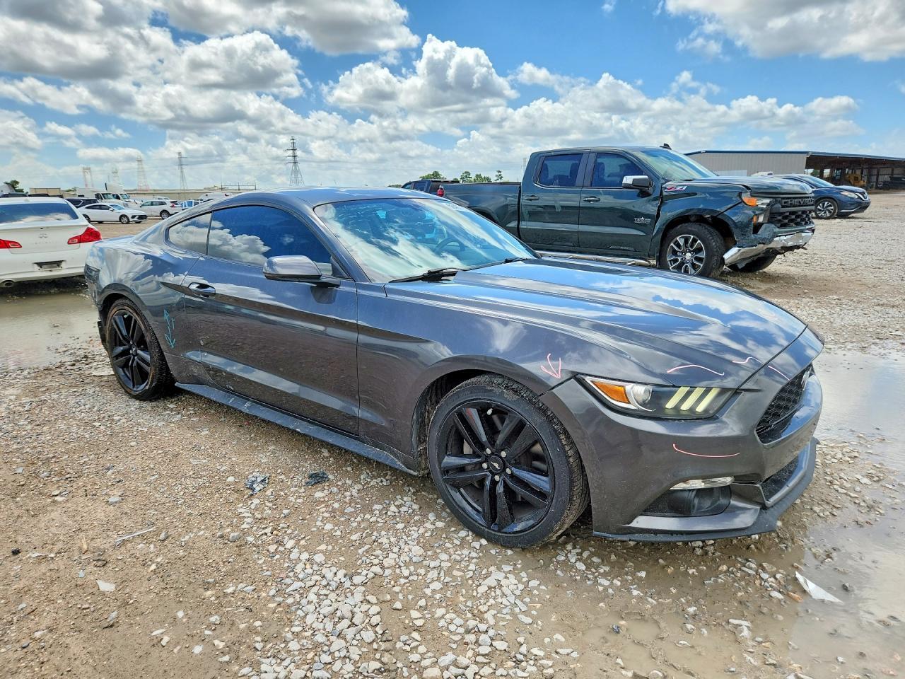 2017 Ford Mustang - Фото 4