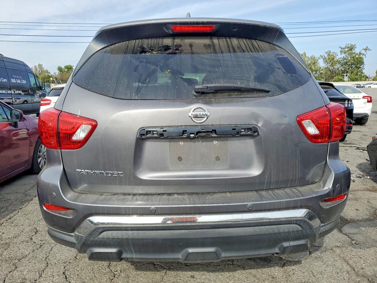 2019 Nissan Pathfinder S - Фото 6