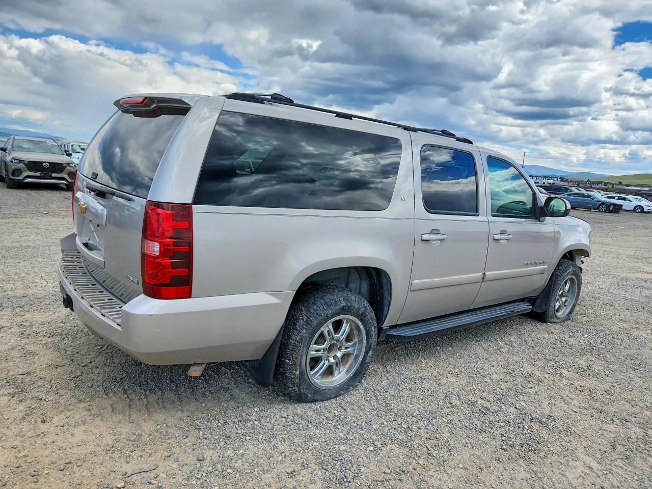 2007 Chevrolet Suburban K1500 - Image 3