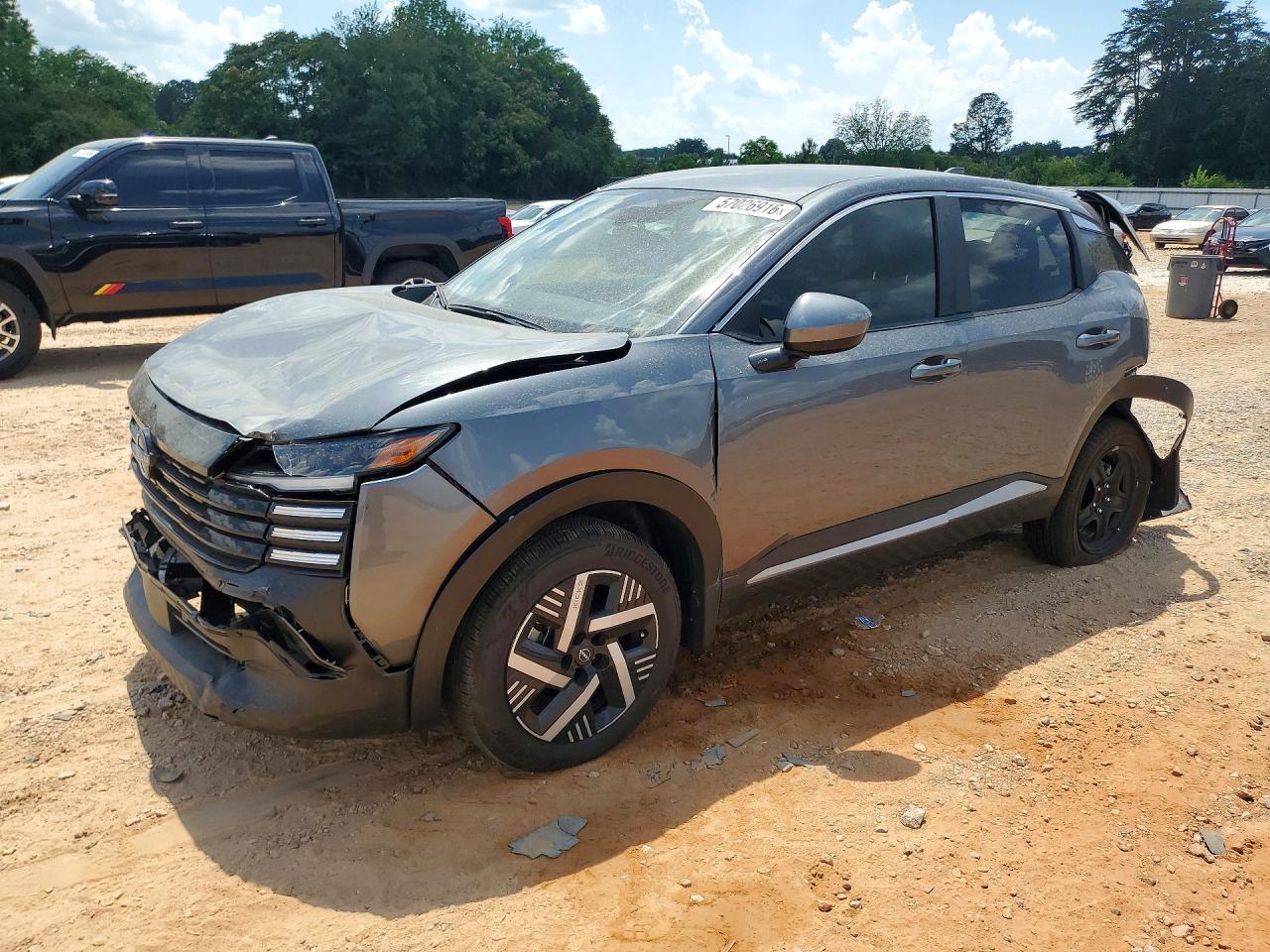 2025 Nissan Kicks Sv