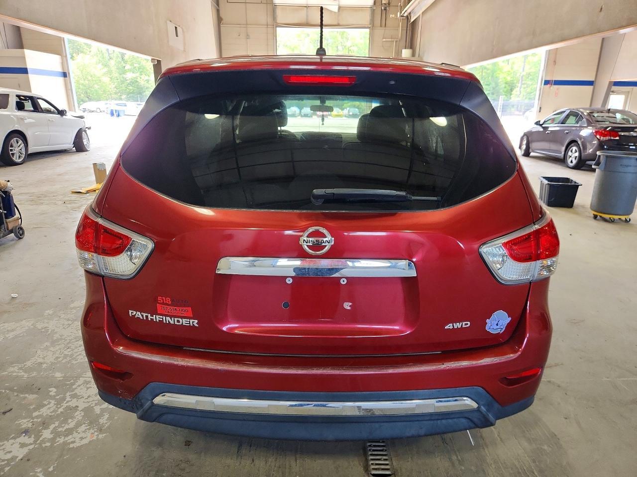 2014 Nissan Pathfinder S - Image 6