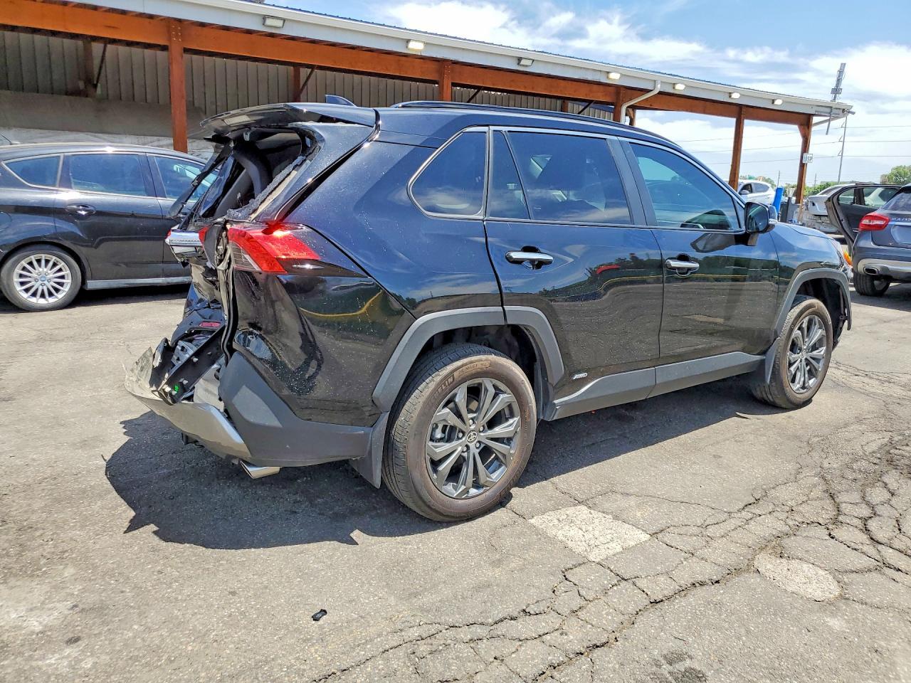 2025 Toyota Rav4 - Фото 3