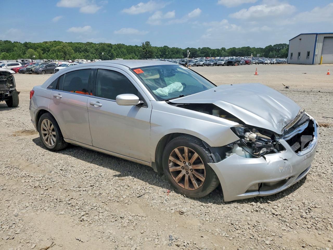 2012 Chrysler 200 Touring - Image 4