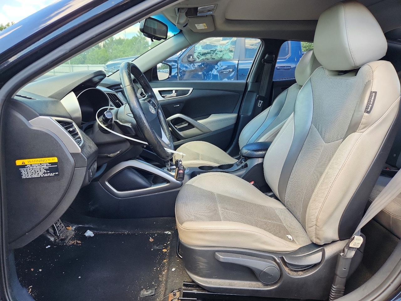2013 Hyundai Veloster Base - Фото 7