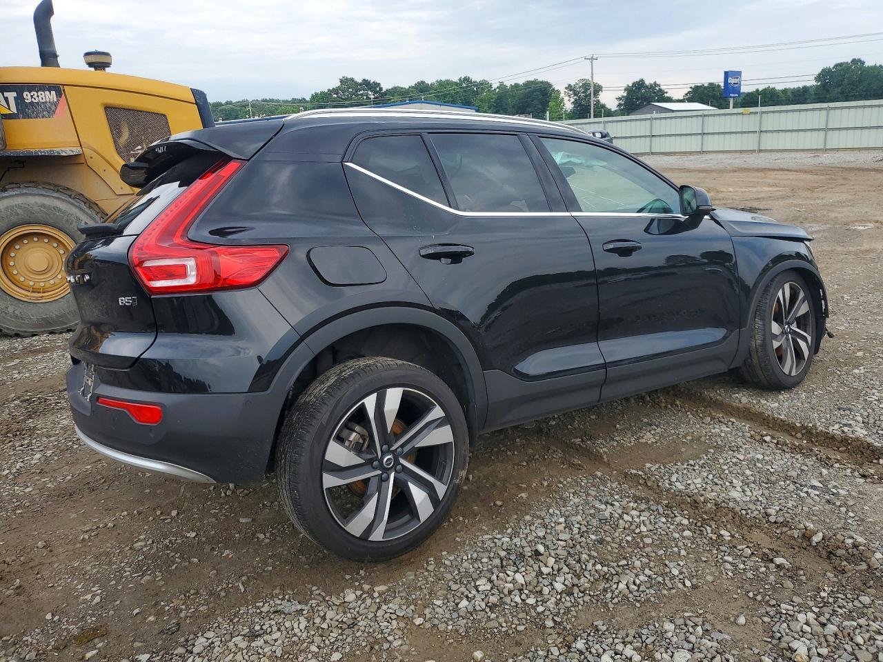 2023 Volvo Xc40 Ultimate - Фото 3