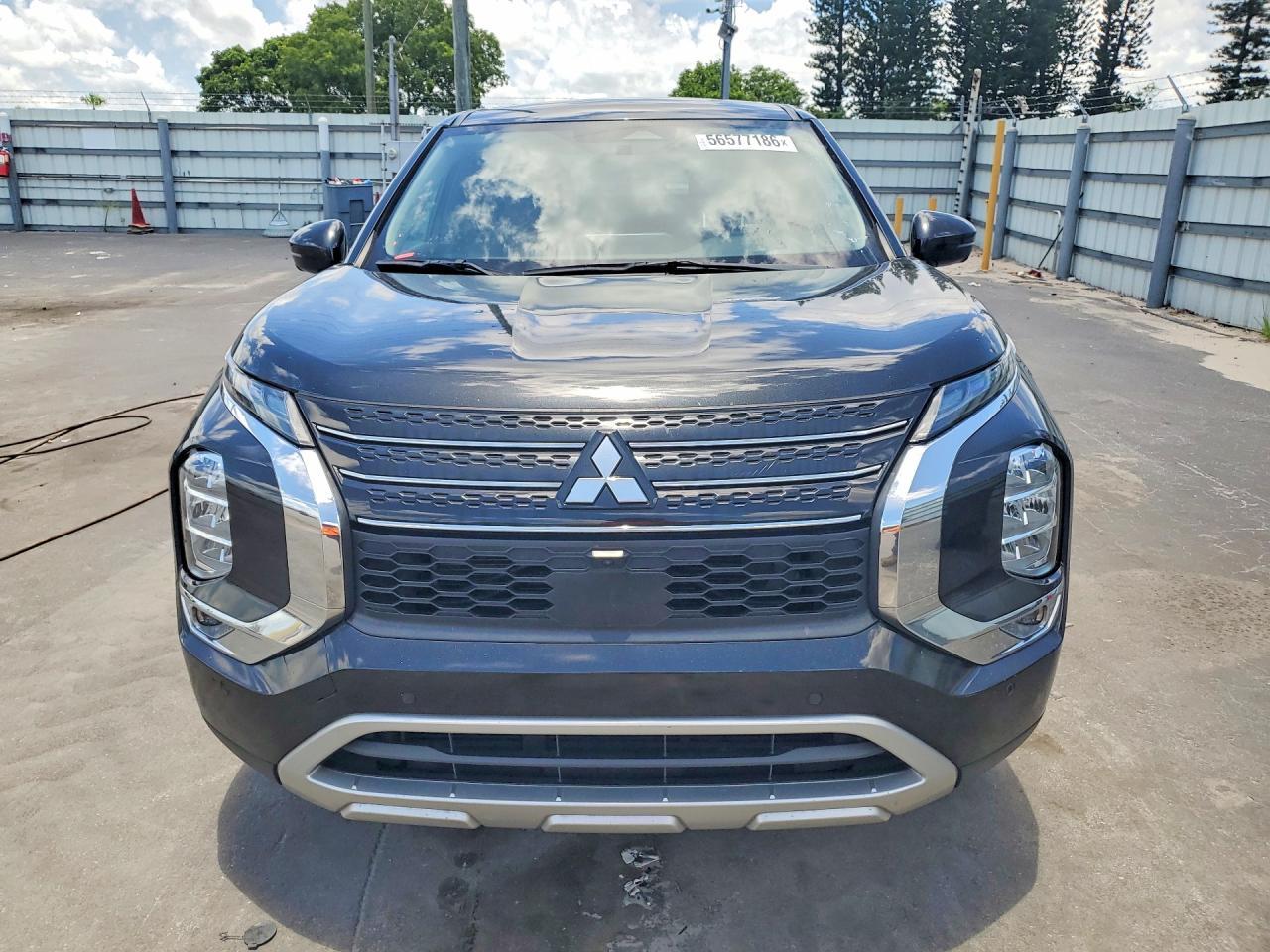 2023 Mitsubishi Outlander Se - Image 5