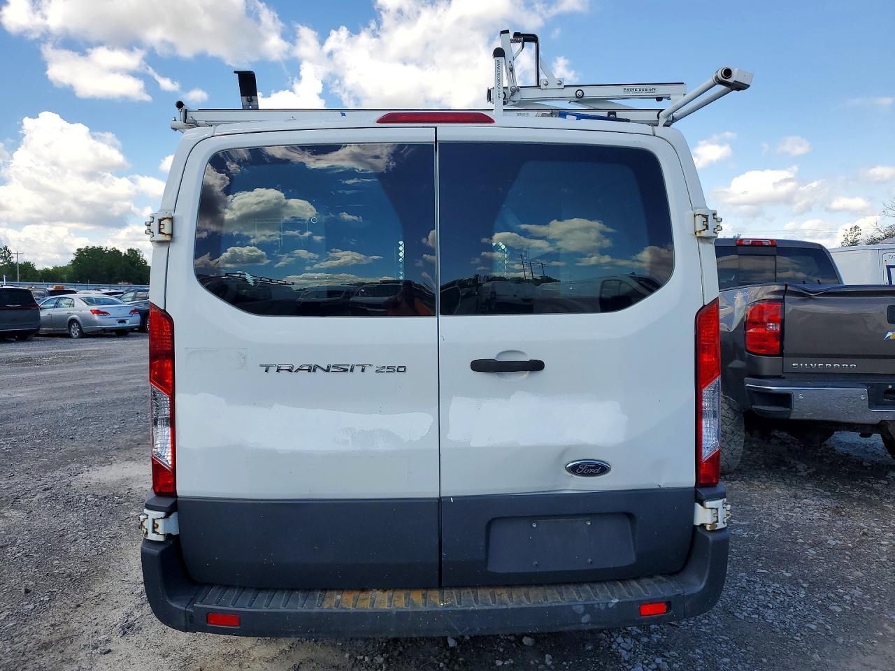2015 Ford Transit T-250 - Image 6