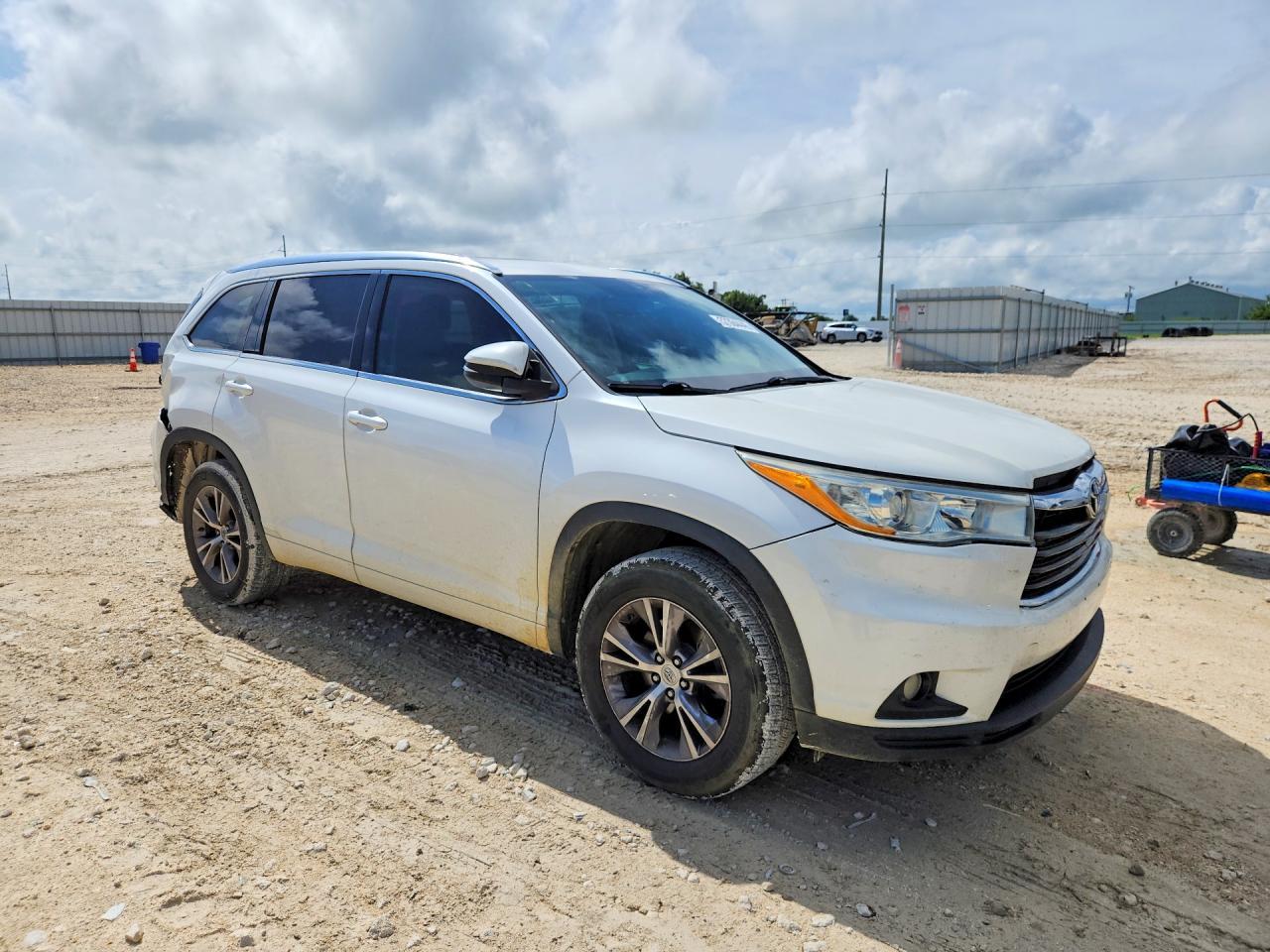 2015 Toyota Highlander - Фото 4