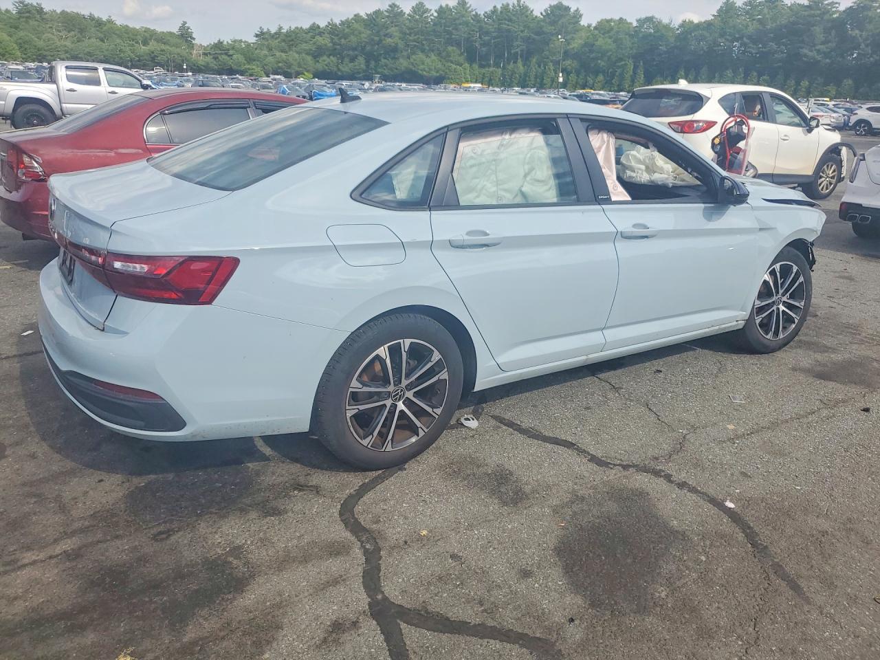 2025 Volkswagen Jetta Sport - Фото 3