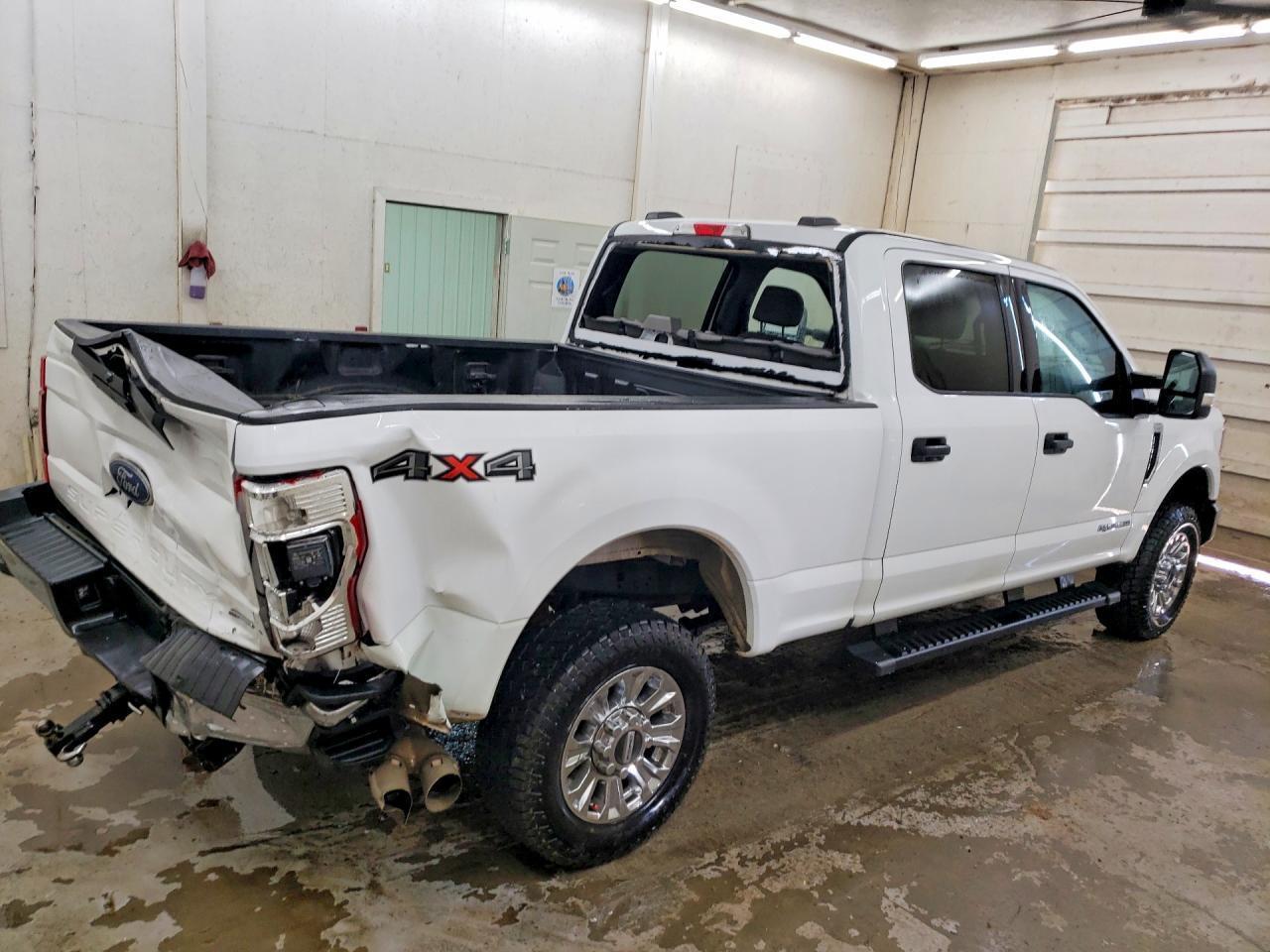 2022 Ford F250 Super Duty - Image 3