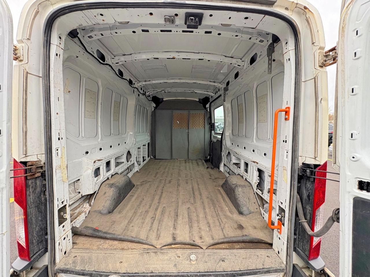 2015 Ford Transit T-250 - Фото 6