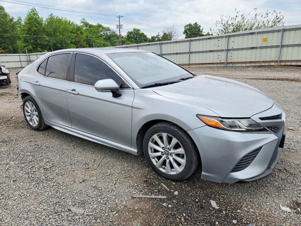 2019 Toyota Camry Se - Image 4