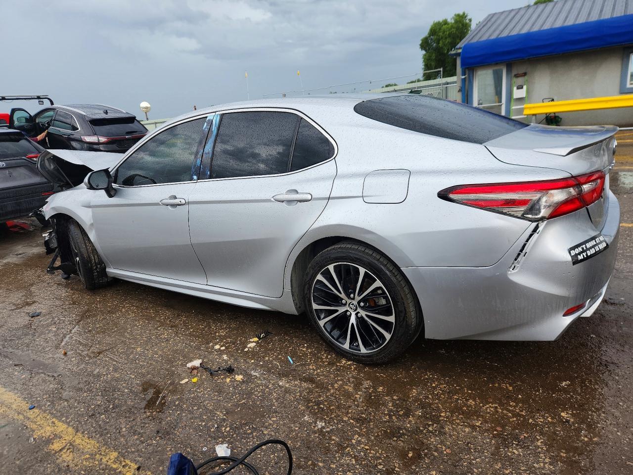 2018 Toyota Camry Se - Image 2