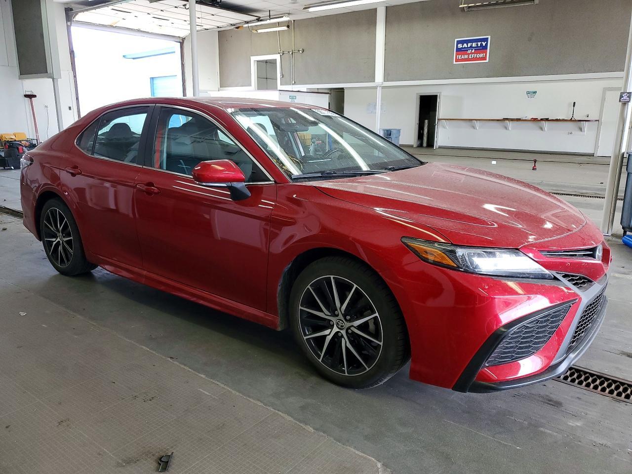 2021 Toyota Camry Se - Фото 4