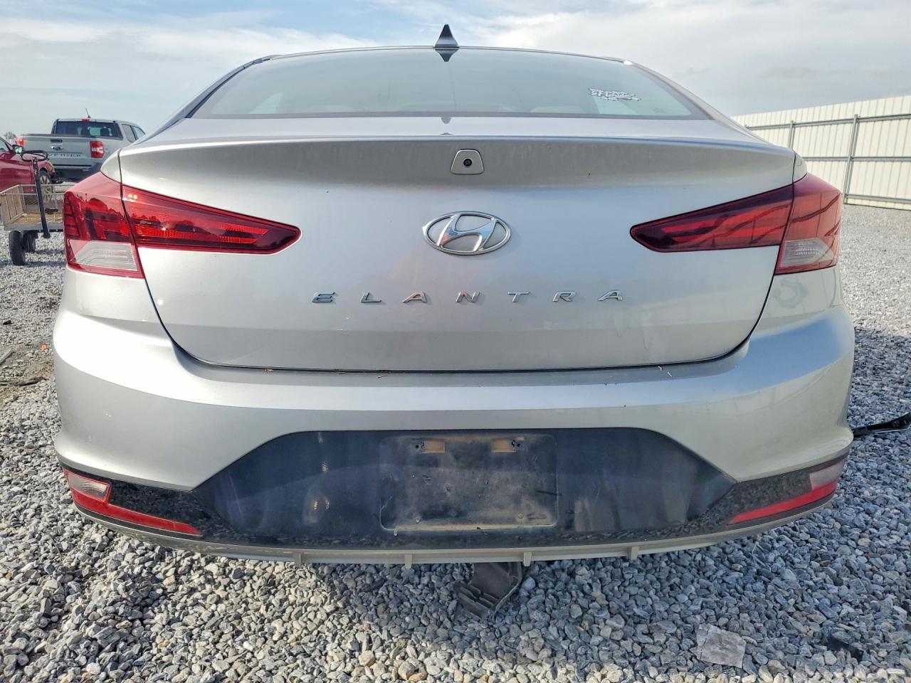 2020 Hyundai Elantra Sel - Фото 6