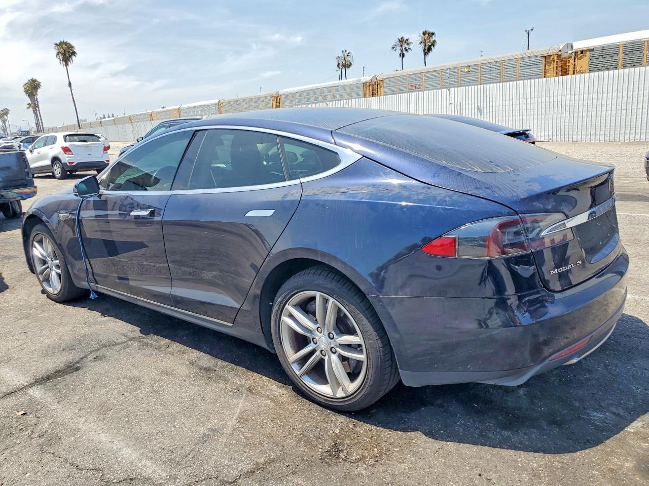 2015 Tesla Model S 85 - Фото 2