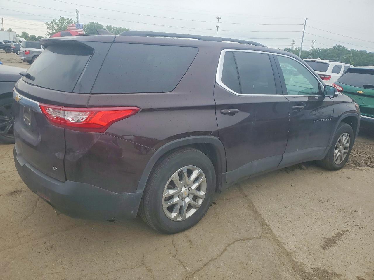2021 Chevrolet Traverse Lt - Фото 3