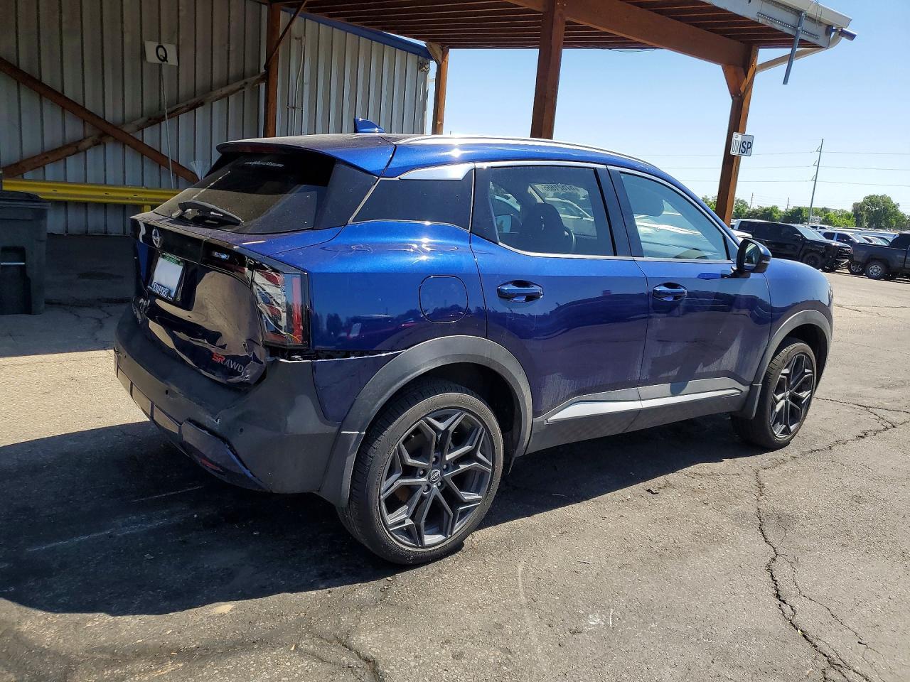2025 Nissan Kicks Sr - Image 3