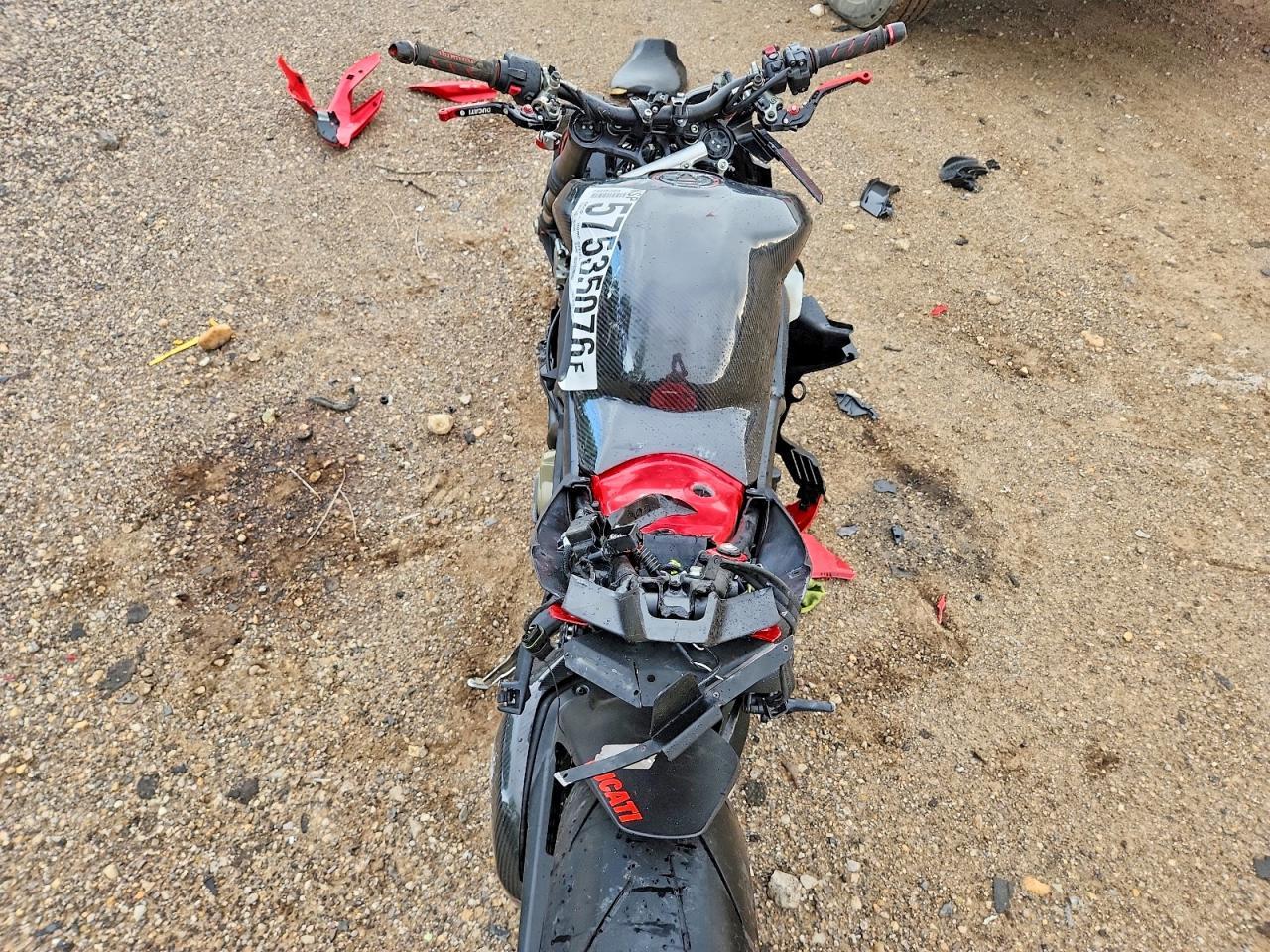 2021 Ducati Streetfighter V4 - Фото 6