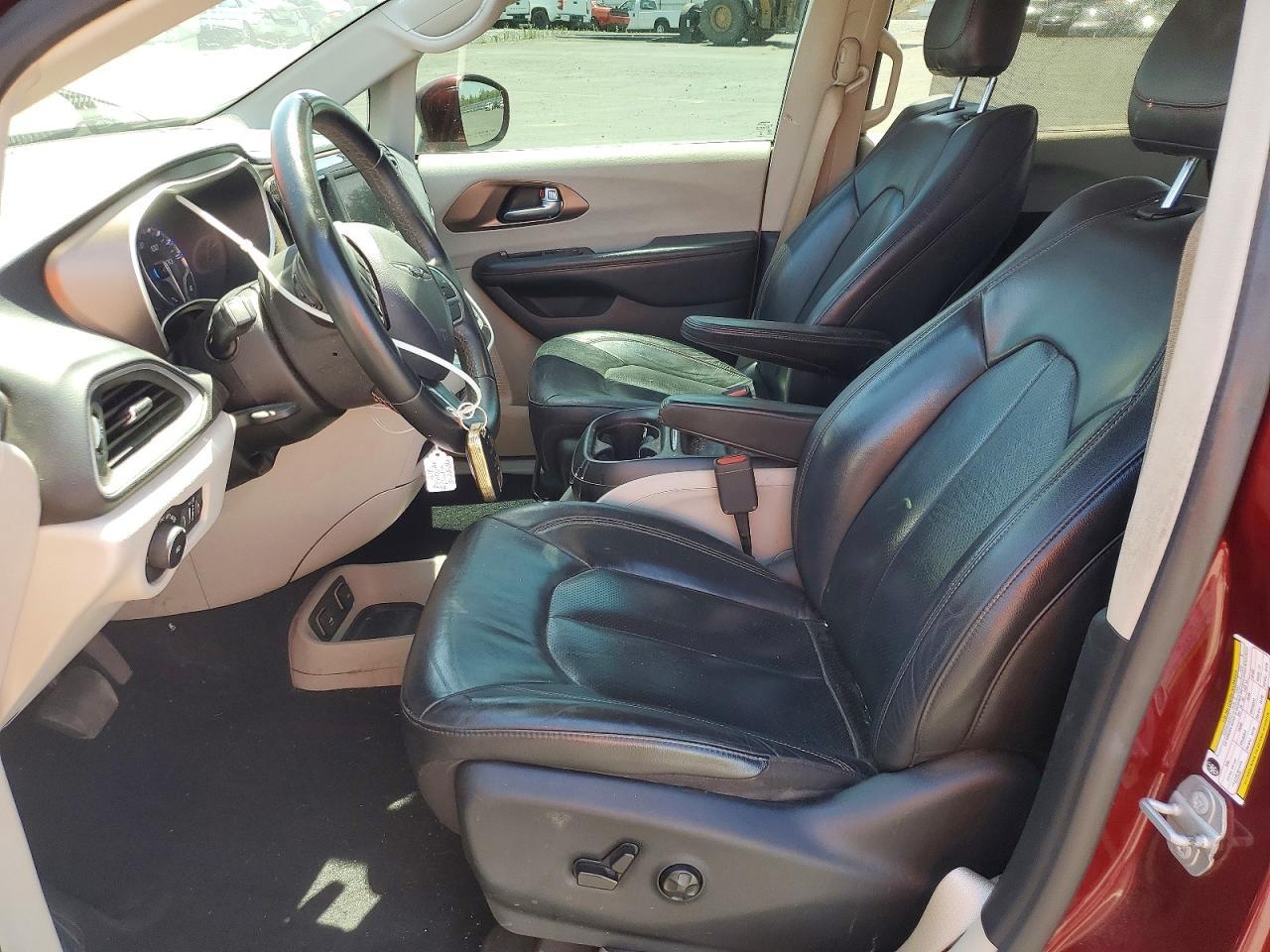 2018 Chrysler Pacifica Touring L - Image 7
