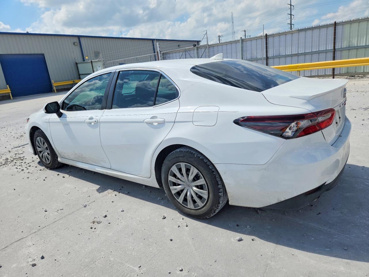 2022 Toyota Camry Le - Image 2