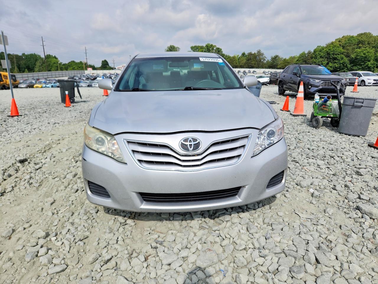 2010 Toyota Camry - Фото 5