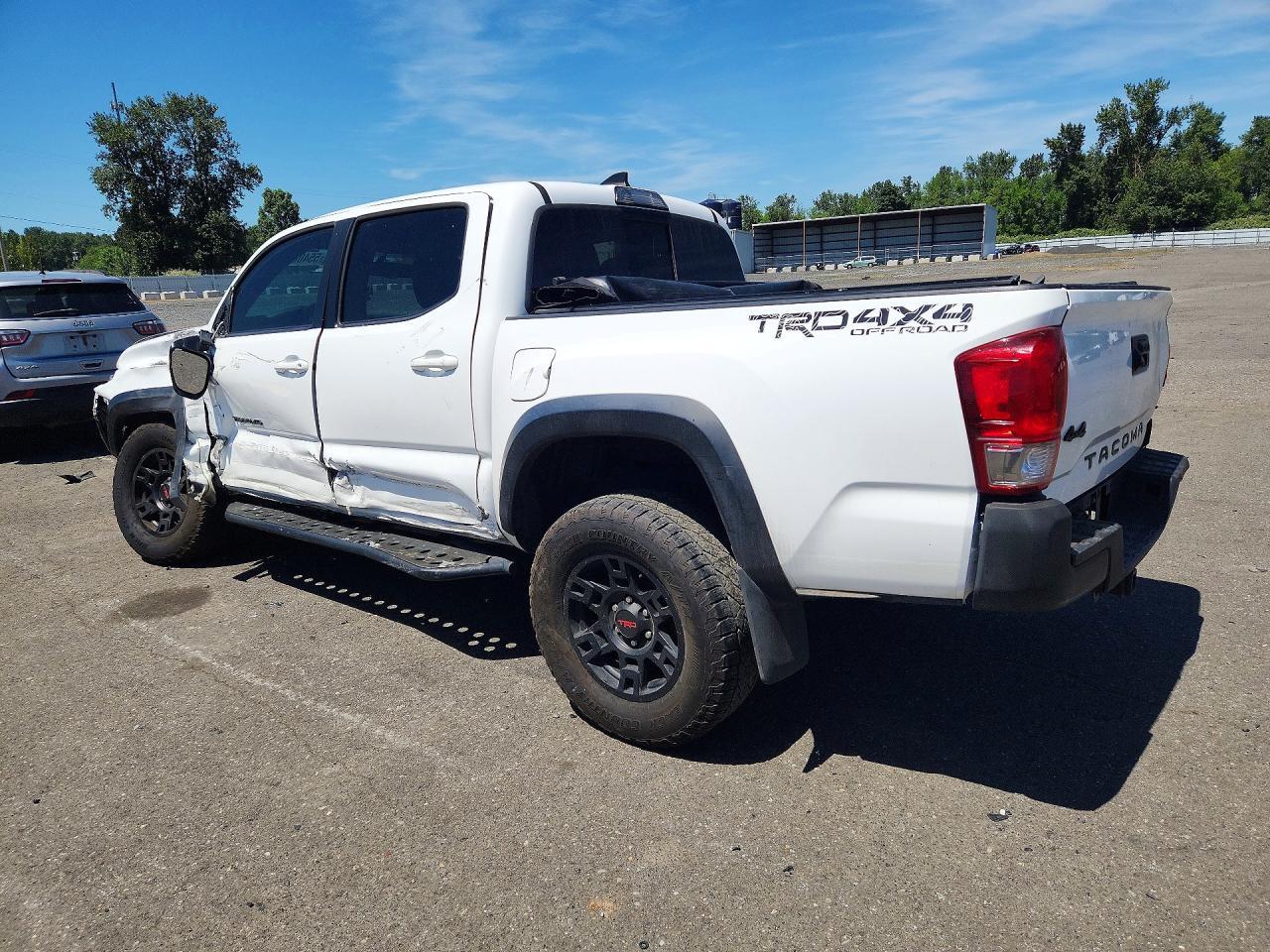 2017 Toyota Tacoma Trd Off-Road - Image 2