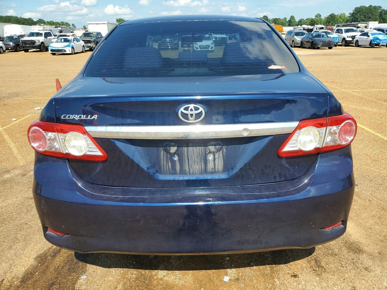 2013 Toyota Corolla L - Фото 6