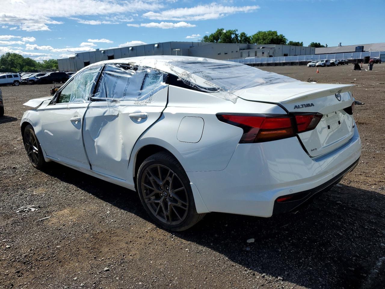 2025 Nissan Altima Sr - Image 2